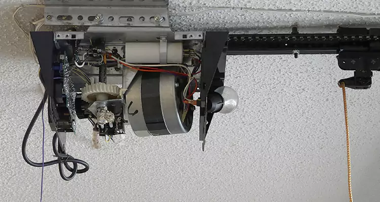 Emergency Garage Door Opener Repair in Leisure City, FL