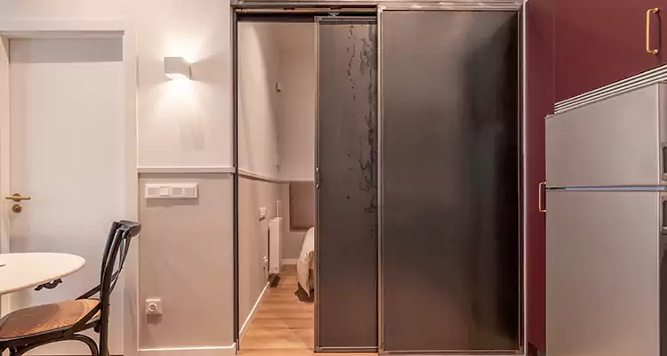 We Fix Closet Sliding Door in Leisure City, FL 