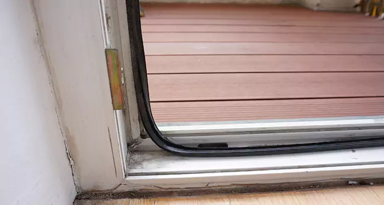 Why Choose Us for Leaking Sliding Glass Door Repair in Leisure City, FL?