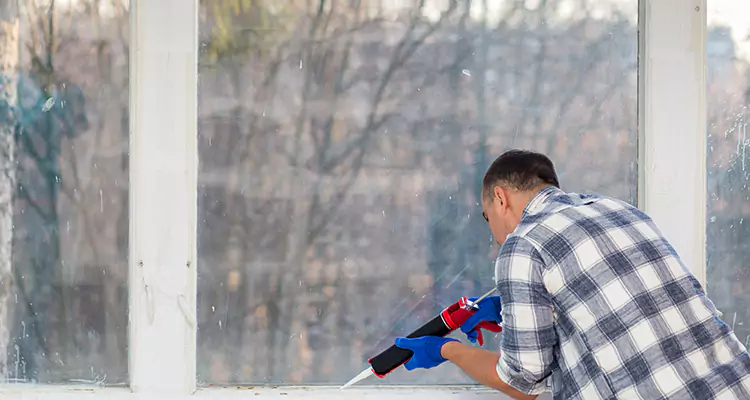 Quality Sliding Shower Door Repair for Closing Issues in Leisure City, FL