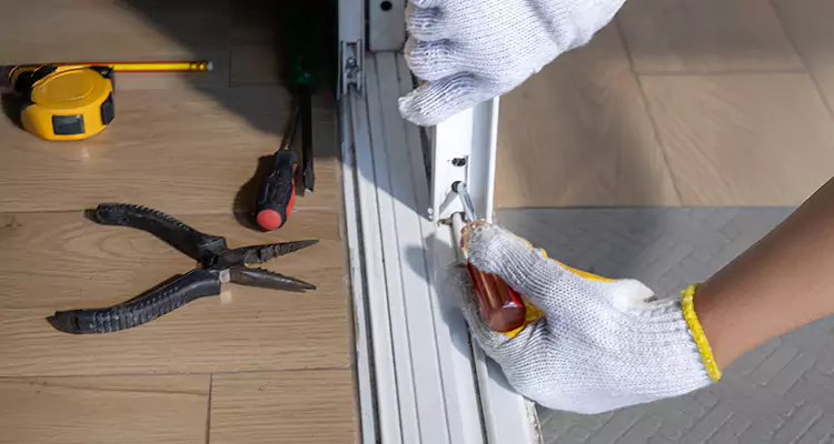 Screen Door Wheel Replacement in Leisure City, FL