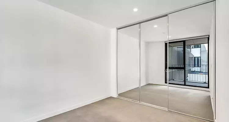 Why Homeowners Choose Us for Sliding Mirror Door Replacement in Leisure City, FL