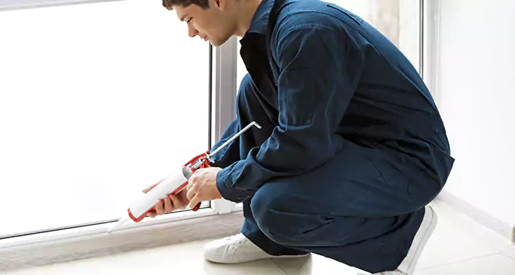 Window Glass Caulk Repair in Leisure City, FL
