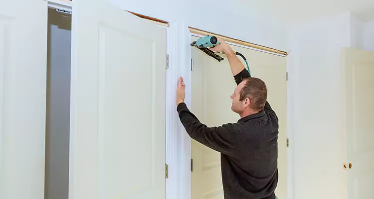 Top Rated Door Fixing ServiceFixing Garage Door Track in Leisure City, FL