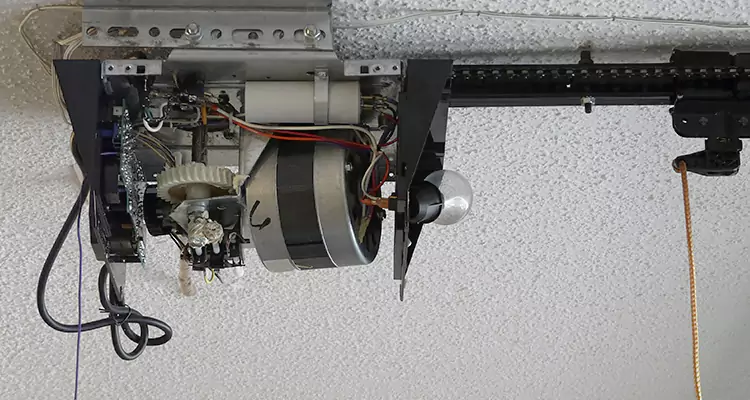 Garage Door Motor Replacement in Leisure City, FL