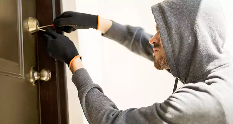 Emergency Motel Lock Repairs—Available 24/7 in Leisure City, FL